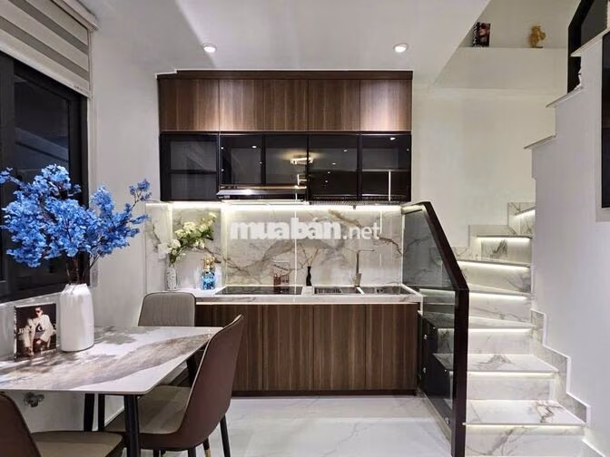 Hiếm! Bán Nhà Đường D9 Tân Phú 21m2 3PN 5WC Giá 3.48 Tỷ HXH Đỗ Cửa