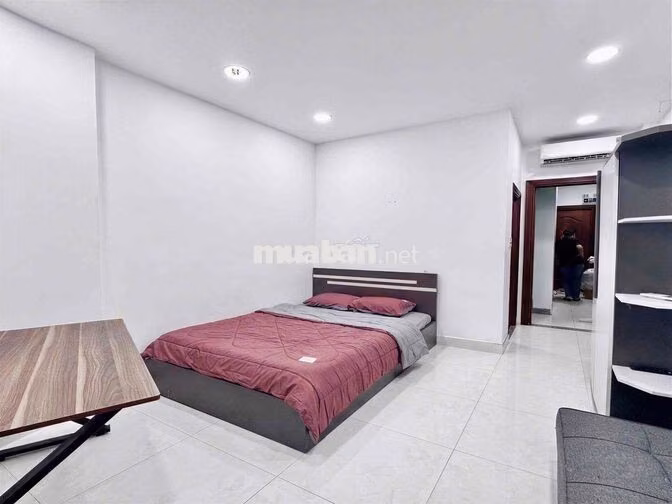 Studio thang máy ban công ngay trung tâm