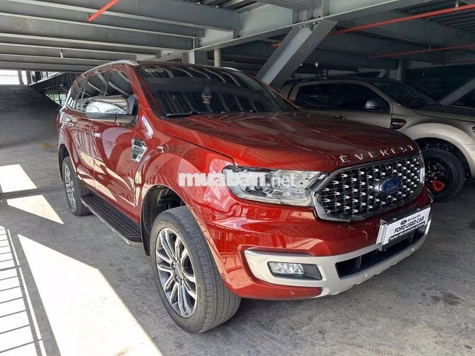 Ford Everest Titanium 2021 màu Đỏ, bảo hành 2027