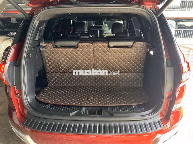 Ford Everest Titanium 2021 màu Đỏ, bảo hành 2027