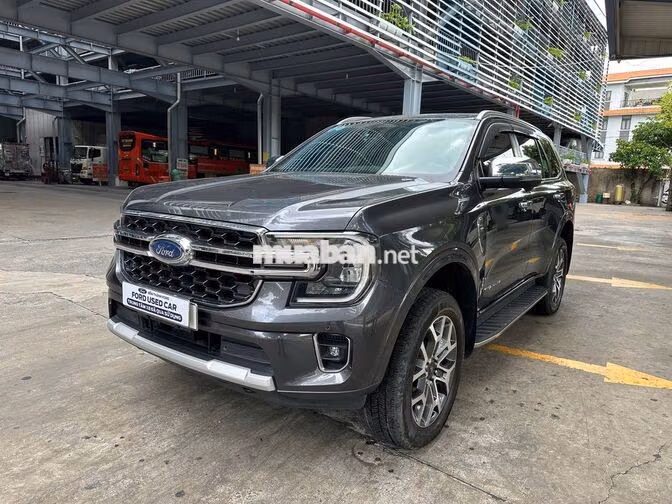 Ford Everest Titanium Xám, bảo hành 2027, vay 75%