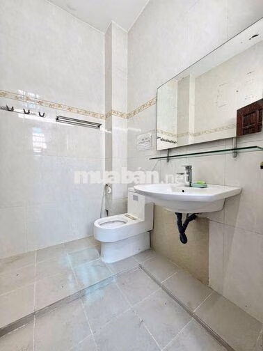 MẶT BẰNG KINH DOANH đa ngành 80m2 Có chỗ ngủ Wc riêng Giá Rẻ Bình Tân 