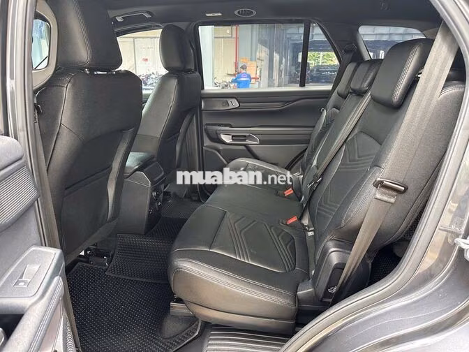 Ford Everest Titanium Xám, bảo hành 2027, vay 75%