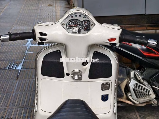 Piaggio Vespa GTS 125 ECS Italy đăng ký 2015