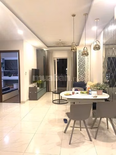 Căn hộ chung cư Sky Center - Phổ Quang :2p ngủ, nội thất, 15tr5/tháng 