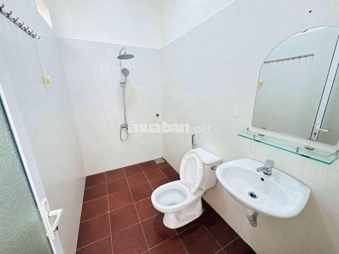 🏡  CHO THUÊ NHÀ 3 TẦNG – KHU LOSEBY, GẦN BIỂN PHẠM VĂN ĐỒNG
