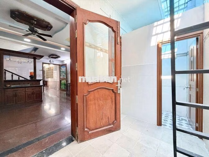 MẶT BẰNG KINH DOANH đa ngành 80m2 Có chỗ ngủ Wc riêng Giá Rẻ Bình Tân 