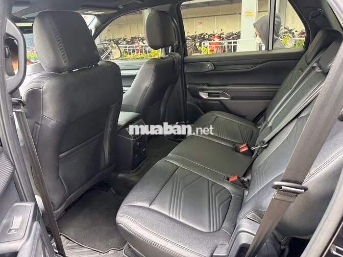 Ford Everest Titanium 2025 Đen, có hoá đơn đủ