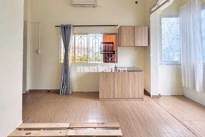 Studio siêu thoáng - Ngay Etown Cộng Hoà / K300 / HHT