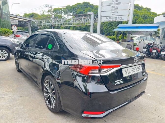 Toyota Corolla Altis 1.8V 2025 hàng hiếm, bao test