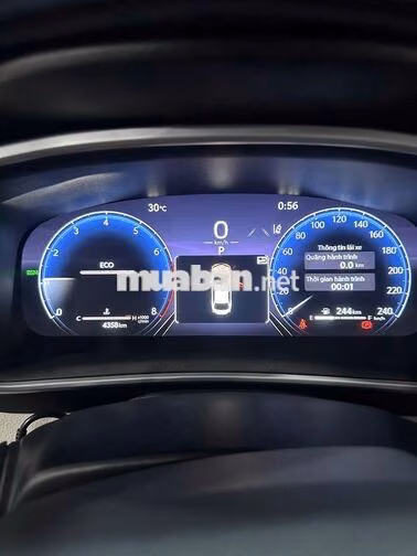 Toyota Corolla Altis 1.8V 2025 hàng hiếm, bao test