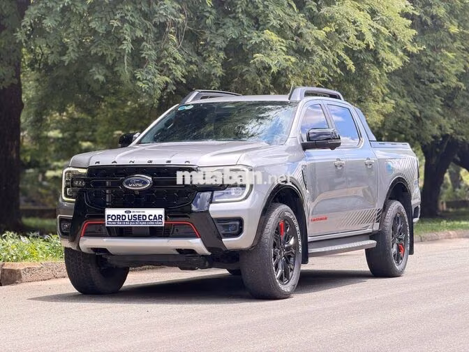 Ford Ranger Stormtrak 4x4 AT, 2 cầu số tự động