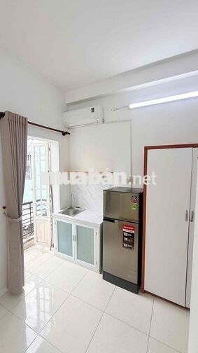 Phòng Trọ ban công Full Nội Thất ngay Đại Học Văn Lang