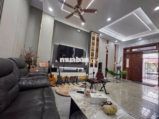 BIỆT THỰ MINI GARA XE HƠI 4PN NGAY CAO ĐẲNG ĐIỆN LỰC