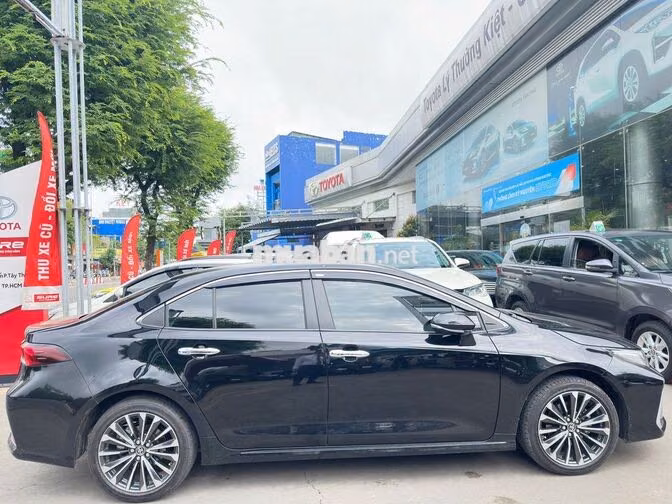 Toyota Corolla Altis 1.8V 2025 hàng hiếm, bao test