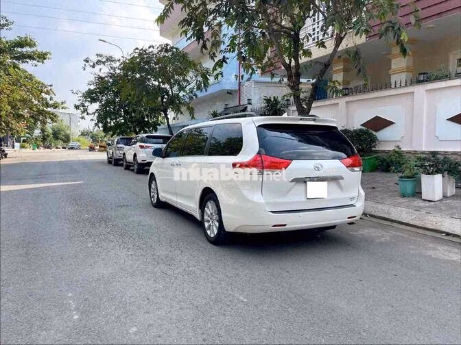 Toyota Sienna Limited AWD 2013 Trắng 65000 km