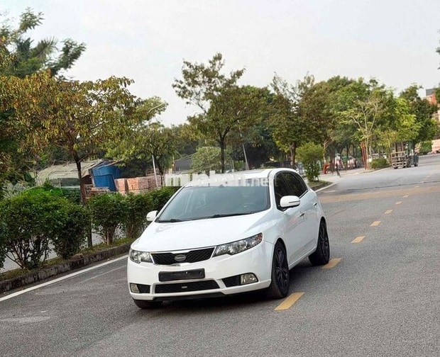 Kia Forte GDI 1.6 AT 2010 Trắng Tự động