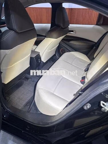 Toyota Corolla Altis 1.8V 2025 hàng hiếm, bao test