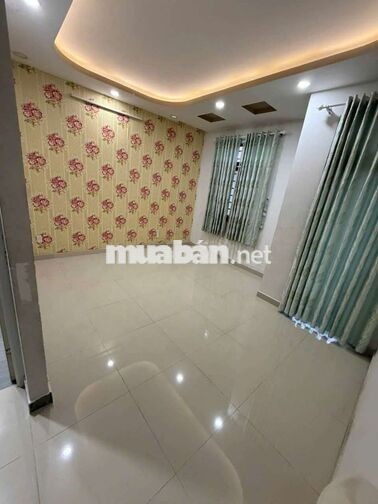 CHO THUÊ NHÀ NGUYÊN CĂN 1 TRỆT 2 LẦU, DT 4×18 CÓ 3PN,4WC. HẺM XE HƠI