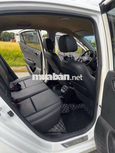Hyundai i10 2023 Trắng