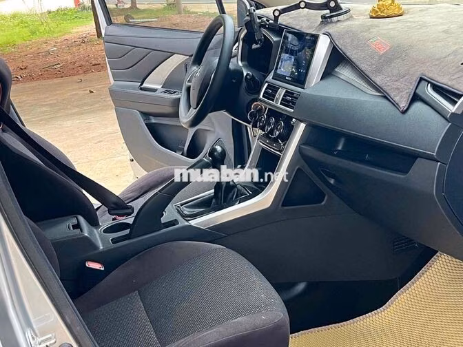 Mitsubishi Xpander 1.5 MT 2021 Bạc Số sàn
