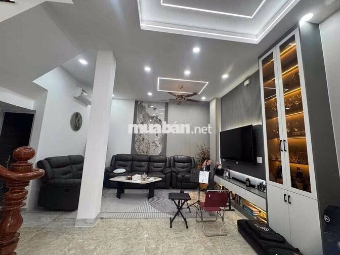 BIỆT THỰ MINI GARA XE HƠI 4PN NGAY CAO ĐẲNG ĐIỆN LỰC