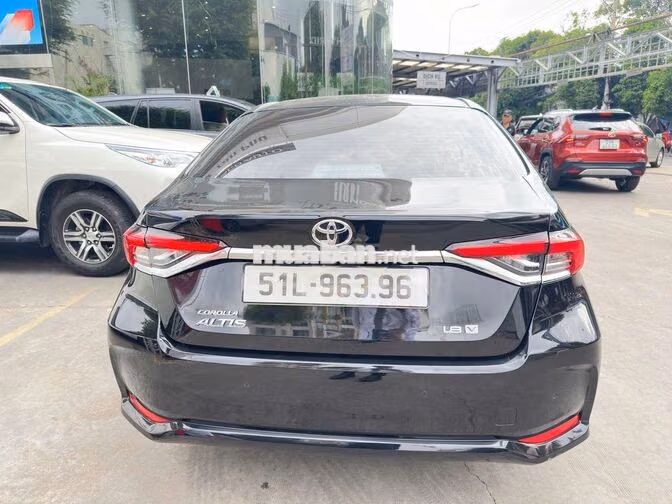 Toyota Corolla Altis 1.8V 2025 hàng hiếm, bao test
