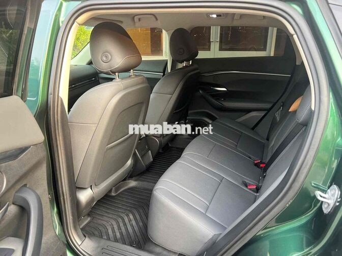 Vinfast VF7 Eco 2025 Xanh rêu 30000 km