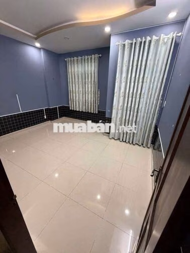 CHO THUÊ NHÀ NGUYÊN CĂN 1 TRỆT 2 LẦU, DT 4×18 CÓ 3PN,4WC. HẺM XE HƠI