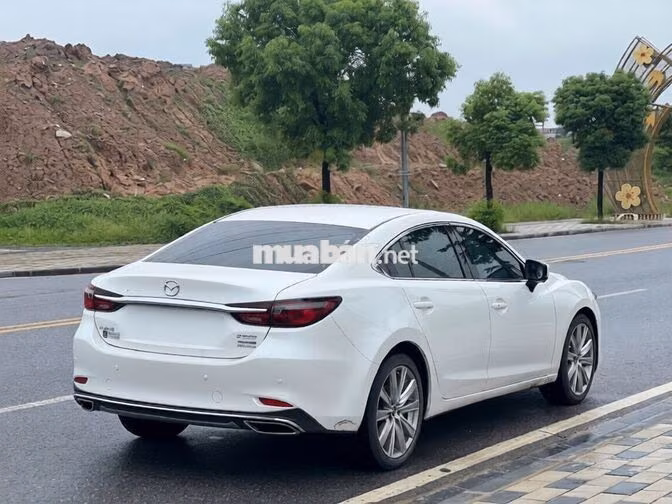 Mazda 6 Premium 2.0 AT 2024 Trắng 29000 km