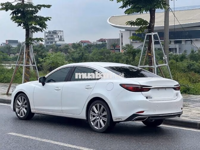 Mazda 6 Premium 2.0 AT 2024 Trắng 29000 km