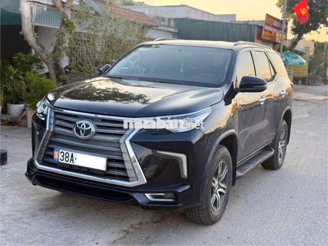 Toyota Fortuner 2.7V 4x2 AT 2019 Đen