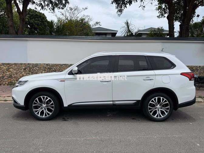 bán miíubishi oulander 7 chỗ ngồi sx 2019