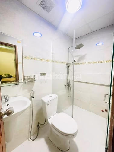 Hiếm nhất Bến Thành Q1, 5 tầng thang máy 14CHDV dòng tiền 1 tỷ/năm 