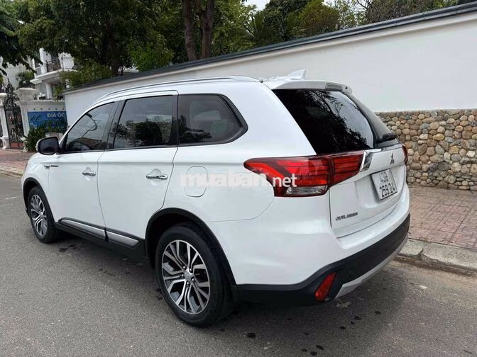 bán miíubishi oulander 7 chỗ ngồi sx 2019