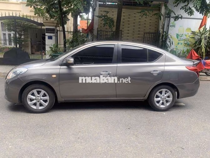 Nissan Sunny Nâu 5 chỗ