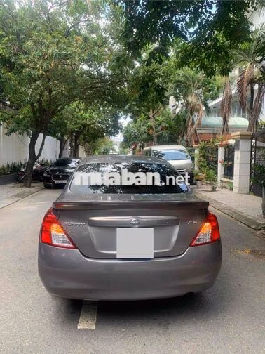 Nissan Sunny Nâu 5 chỗ