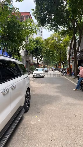 Phố Trạm – Cổ Linh | 50m² | Mt 4.6m | View vườn hoa | Vỉa hè 5m | Ô tô