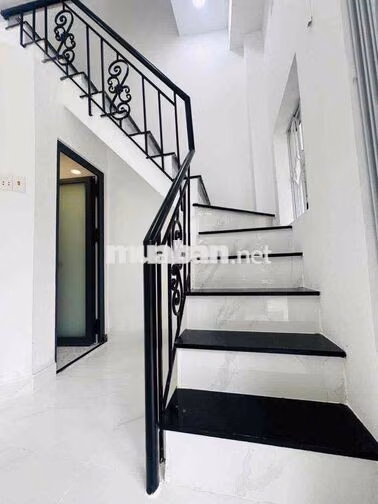Nhà cho thuê nguyên căn cao lỗ mới đẹp hiện đại . Ngang 5x5m2 3 tầng 1