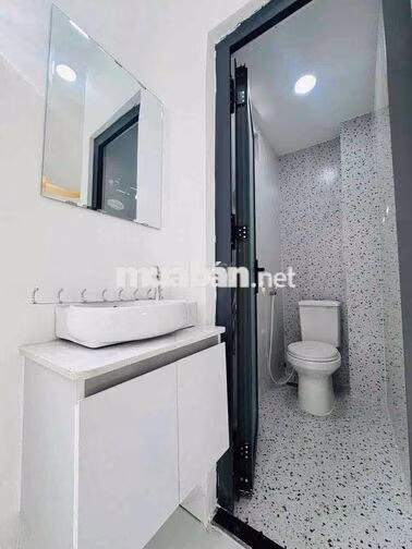 Nhà cho thuê nguyên căn cao lỗ mới đẹp hiện đại . Ngang 5x5m2 3 tầng 1