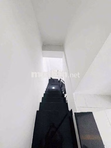 Nhà cho thuê nguyên căn cao lỗ mới đẹp hiện đại . Ngang 5x5m2 3 tầng 1