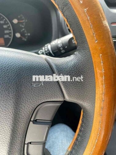 Kia Caren Số sàn 32.000 km Bạc 1 đời chủ