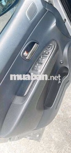 Kia Caren Số sàn 32.000 km Bạc 1 đời chủ