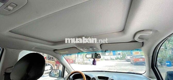Kia Caren Số sàn 32.000 km Bạc 1 đời chủ