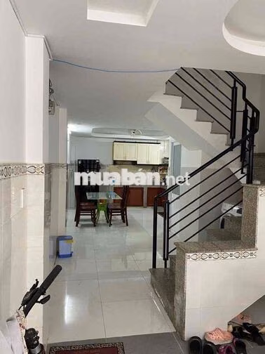 ĐH YDược TP.HCM (1km), ĐH Bách Khoa (1.5km), UEH, ĐH Sư Phạm, ĐHSaiGon