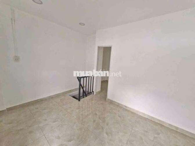 Chỉ Hơn 2 Tỷ - Nhà 2 Tầng Ql1k P Linh Xuân
