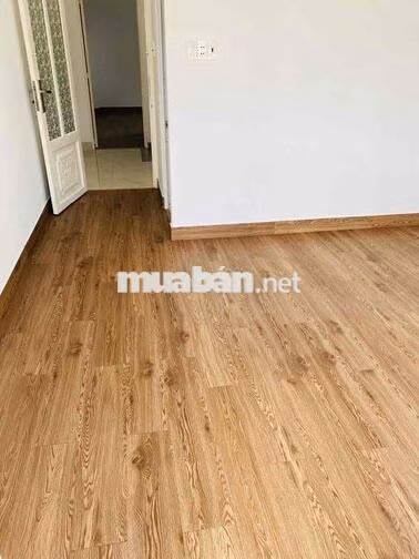 ĐH YDược TP.HCM (1km), ĐH Bách Khoa (1.5km), UEH, ĐH Sư Phạm, ĐHSaiGon