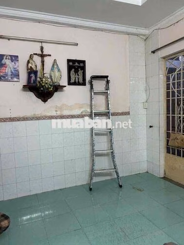 Cho thuê nguyên tầng trêt 50m2, lối đi riêng với lầu 1