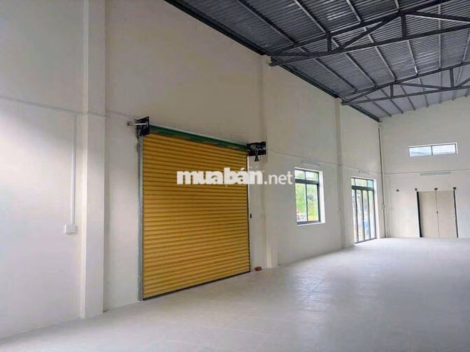Kho xưởng 3 mặt tiền Tân Hiệp 15-Hóc Môn.Dt đất 400m, Dt sàn 273m.25tr