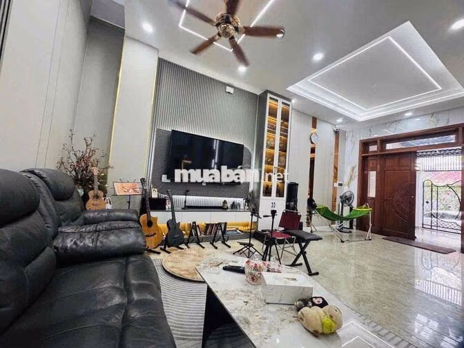 BIỆT THỰ MINI HÀ HUY GIÁP. TRỆT 2 LÂU 4PN 4WC ( NỘI THẤT CƠ BẢN )